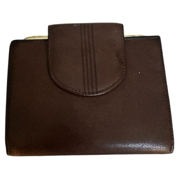 Buxton Handbags - Vintage Buxton Brown Leather  Wallet full grain cowhide exterior